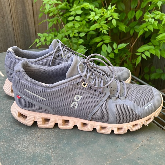 On Running Shoes - On running shoes cloud running